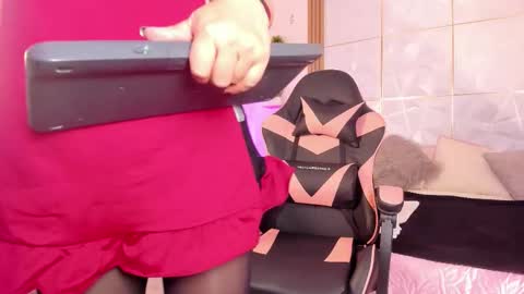 Snapshot of dulce_ferrer1 chatting on November 2025 02:27:01 PM online show from November 2025 02:27:01 PM