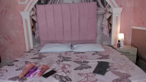 Snapshot of dulce_girls chatting on March 2026 12:11:01 PM Dulce online show from March 2026 12:11:01 PM