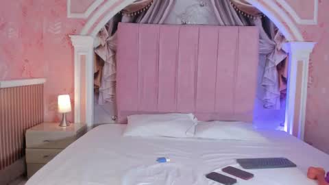 Snapshot of dulce_girls chatting on March 2026 04:12:01 PM Dulce online show from March 2026 04:12:01 PM