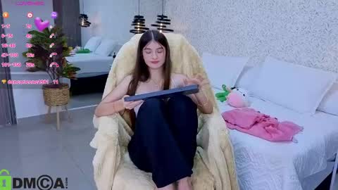 dulce_isabel_ online show from April 2026 03:52:01 AM
