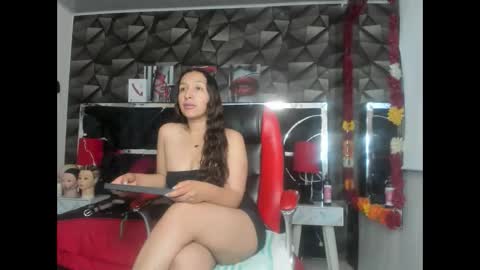 Snapshot of dulce_luna_small chatting on May 2026 02:31:01 AM DULCE online show from May 2026 02:31:01 AM