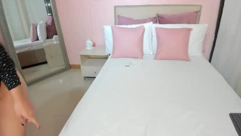 Snapshot of dulce_nathaly chatting on December 2025 09:53:01 PM Dulce online show from December 2025 09:53:01 PM