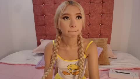 Snapshot of dulce_violetta_ chatting on July 2026 08:19:02 PM violetta online show from July 2026 08:19:02 PM