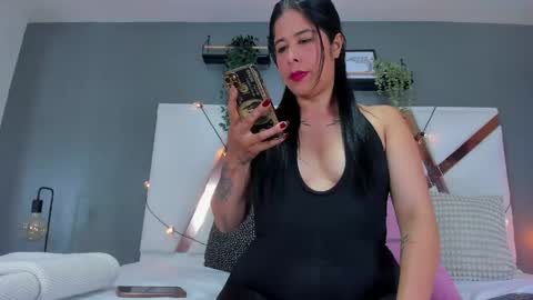 DULCE AURORA online show from April 2026 02:58:01 AM