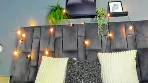 DULCE AURORA online show from July 2026 01:08:01 AM