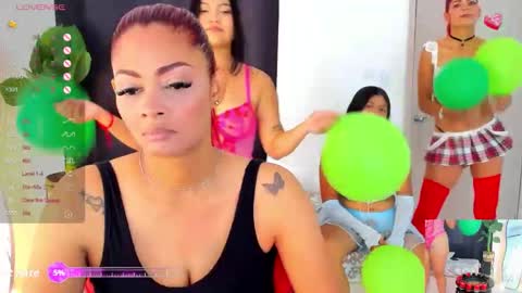 dulcelola_ online show from May 2026 03:16:02 PM