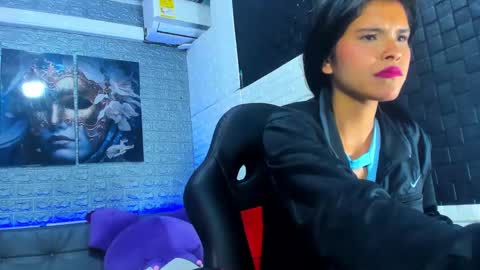 Snapshot of dulcemystery chatting on October 2025 03:20:01 PM dulcemystery online show from October 2025 03:20:01 PM