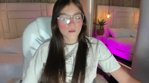 Snapshot of dulcevela chatting on September 2025 10:43:01 PM dulcevela online show from September 2025 10:43:01 PM
