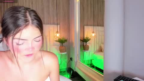 dulcevela online show from October 2025 10:41:02 PM