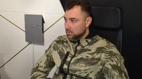 Snapshot of duncanstones chatting on November 2025 04:58:02 AM DuncanStone online show from November 2025 04:58:02 AM