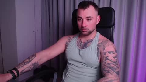 Snapshot of duncanstones chatting on April 2026 04:17:02 AM DuncanStone online show from April 2026 04:17:02 AM