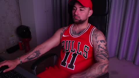 Snapshot of duncanstones chatting on June 2026 07:44:01 AM DuncanStone online show from June 2026 07:44:01 AM