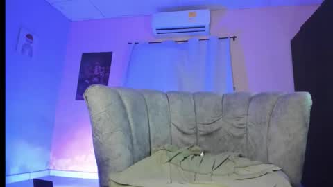 Snapshot of dustin_machine chatting on October 2025 07:24:01 PM Dustin online show from October 2025 07:24:01 PM