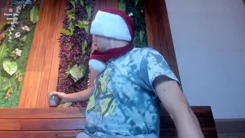 Snapshot of dustin_sonne chatting on December 2024 03:49:02 AM Dustin Sonne online show from December 2024 03:49:02 AM