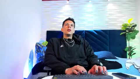Dustin Sonne online show from June 2026 03:31:02 AM