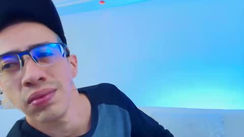 Snapshot of dustindollin_ chatting on March 2026 06:13:02 PM Dustin Dollin online show from March 2026 06:13:02 PM