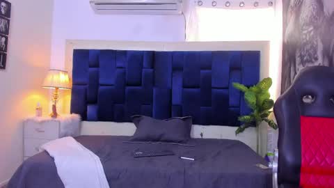 DUSTYN MICHELLE online show from May 2026 09:44:02 PM