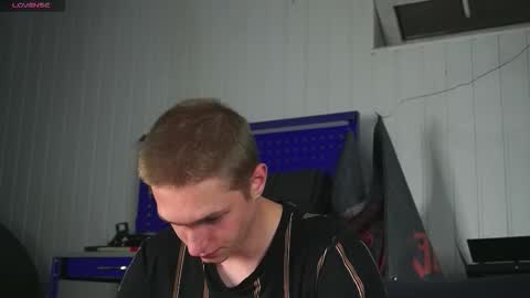 Snapshot of dustyn_fox chatting on October 2025 04:37:01 PM Dustyn online show from October 2025 04:37:01 PM