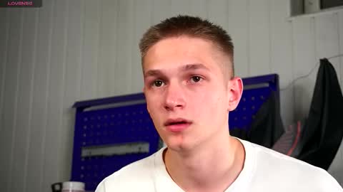 Snapshot of dustyn_fox chatting on October 2025 05:02:02 PM Dustyn online show from October 2025 05:02:02 PM