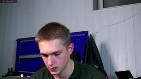 Snapshot of dustyn_fox chatting on November 2025 03:45:02 PM Dustyn online show from November 2025 03:45:02 PM