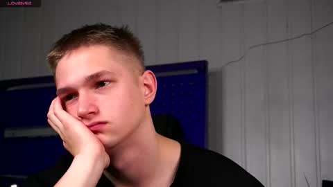 Dustyn online show from November 2025 03:03:02 PM