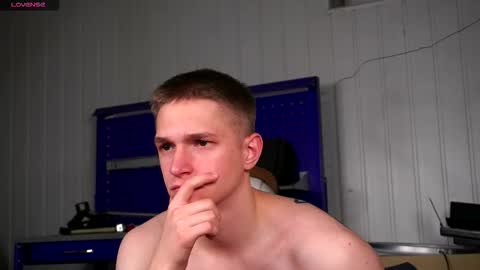 Dustyn online show from November 2025 03:25:01 PM