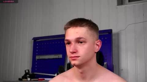 Dustyn online show from December 2025 04:57:01 PM