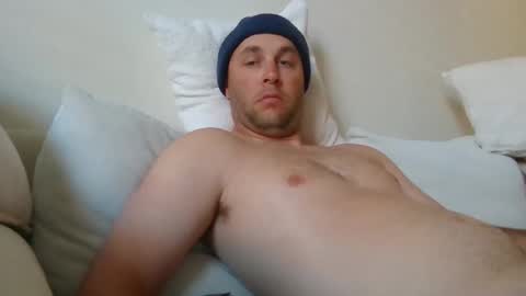 Snapshot of dustyroy09 chatting on December 2025 02:20:02 AM dustyroy09 online show from December 2025 02:20:02 AM