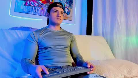 dwayne_esteven10 online show from February 2026 10:57:02 PM