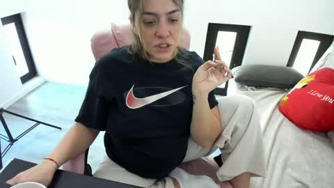 dayana online show from May 2026 05:02:01 AM