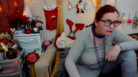 Snapshot of dyannelovee chatting on December 2024 10:23:02 PM Dyanne online show from December 2024 10:23:02 PM