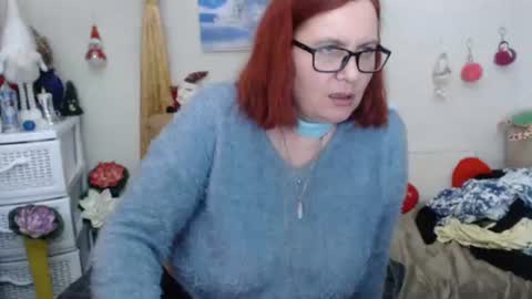 Snapshot of dyannelovee chatting on January 2025 05:59:01 PM Dyanne online show from January 2025 05:59:01 PM