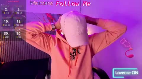 dyla_n18_ online show from July 2026 08:33:01 PM