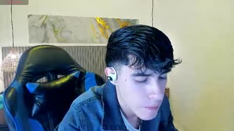 dyla_n18_ online show from July 2026 07:39:01 PM