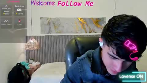 dyla_n18_ online show from July 2026 08:52:02 PM