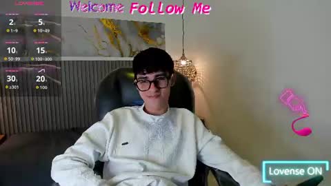 dyla_n18_ online show from August 2026 09:28:01 PM