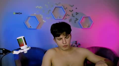 dylan_bold online show from December 2025 09:57:01 PM