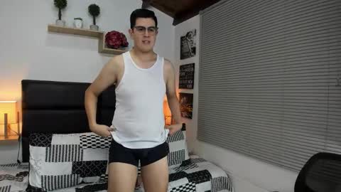  DYLAN SANTIAGO  online show from December 2025 10:05:01 PM