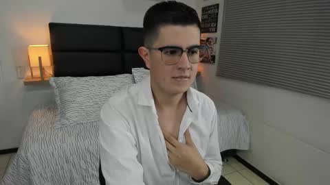  DYLAN SANTIAGO  online show from January 2026 08:00:02 PM