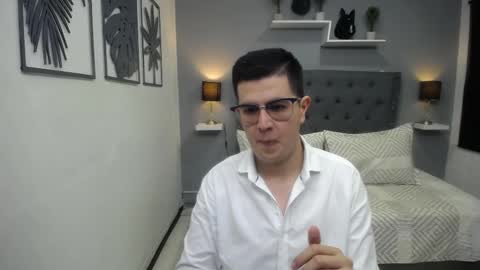  DYLAN SANTIAGO  online show from February 2026 07:56:02 PM