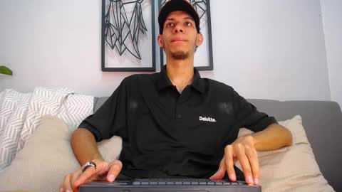 Snapshot of dylan_scotts chatting on September 2025 07:50:02 PM dylan_scotts online show from September 2025 07:50:02 PM