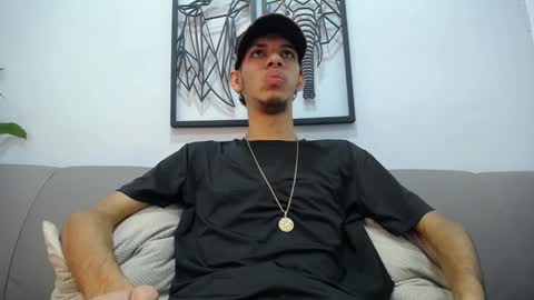 Snapshot of dylan_scotts chatting on September 2025 08:01:02 PM dylan_scotts online show from September 2025 08:01:02 PM