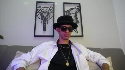 Snapshot of dylan_scotts chatting on October 2025 07:43:01 PM dylan_scotts online show from October 2025 07:43:01 PM