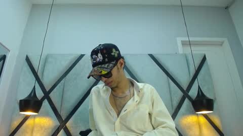 Snapshot of dylan_scotts chatting on October 2025 08:07:01 PM dylan_scotts online show from October 2025 08:07:01 PM