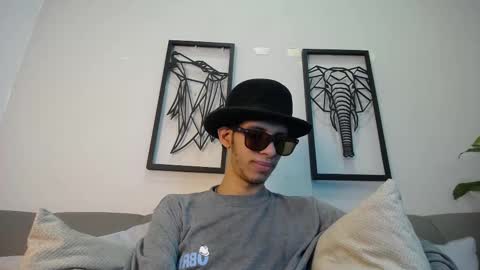 Snapshot of dylan_scotts chatting on October 2025 08:31:02 PM dylan_scotts online show from October 2025 08:31:02 PM