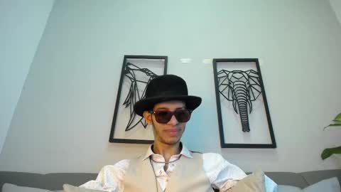 Snapshot of dylan_scotts chatting on October 2025 08:10:01 PM dylan_scotts online show from October 2025 08:10:01 PM