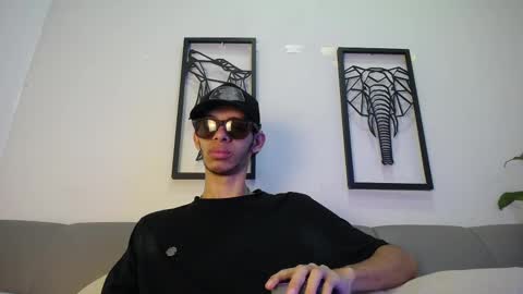 Snapshot of dylan_scotts chatting on October 2025 08:31:02 PM dylan_scotts online show from October 2025 08:31:02 PM