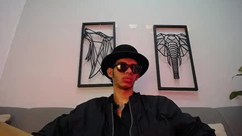 Snapshot of dylan_scotts chatting on October 2025 09:48:02 PM dylan_scotts online show from October 2025 09:48:02 PM