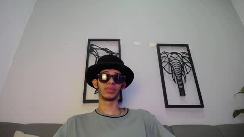 Snapshot of dylan_scotts chatting on October 2025 07:57:02 PM dylan_scotts online show from October 2025 07:57:02 PM