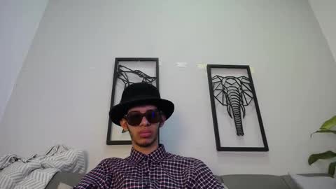 Snapshot of dylan_scotts chatting on October 2025 09:24:02 PM dylan_scotts online show from October 2025 09:24:02 PM